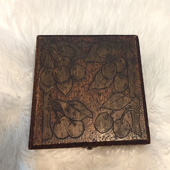 Vintage Pyrography Box - Picture 7 of 8